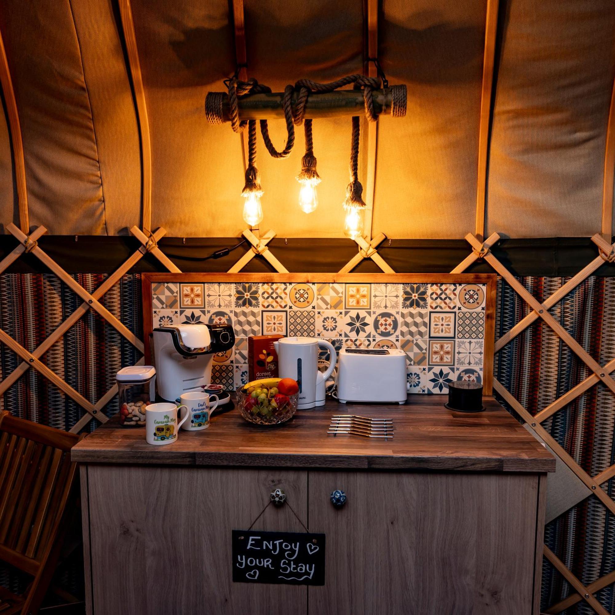 Glamping At South Lytchett Manor Hotell Poole Eksteriør bilde